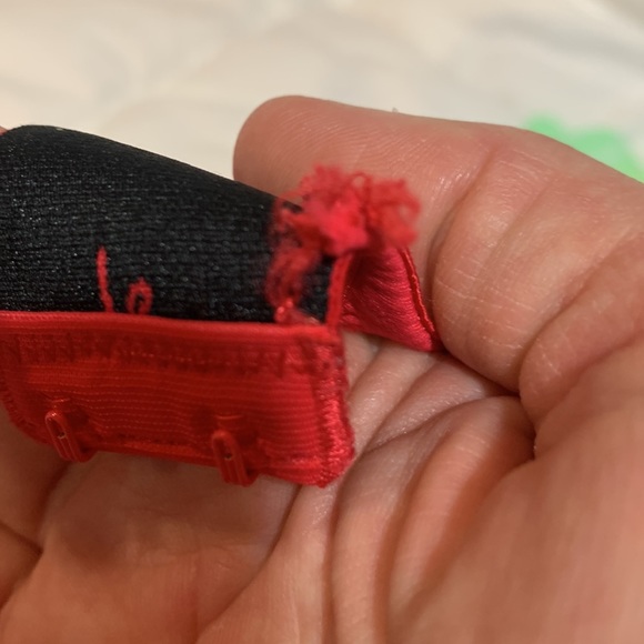 Lightly Worn VS Wear Everywhere Bra SEE ALL PICS - Picture 7 of 12